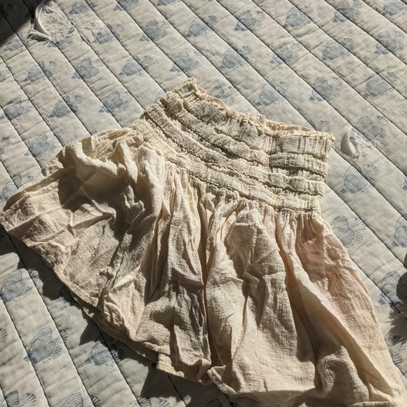 Yellow skirt 💛🌻🌼 - Picture 2 of 4